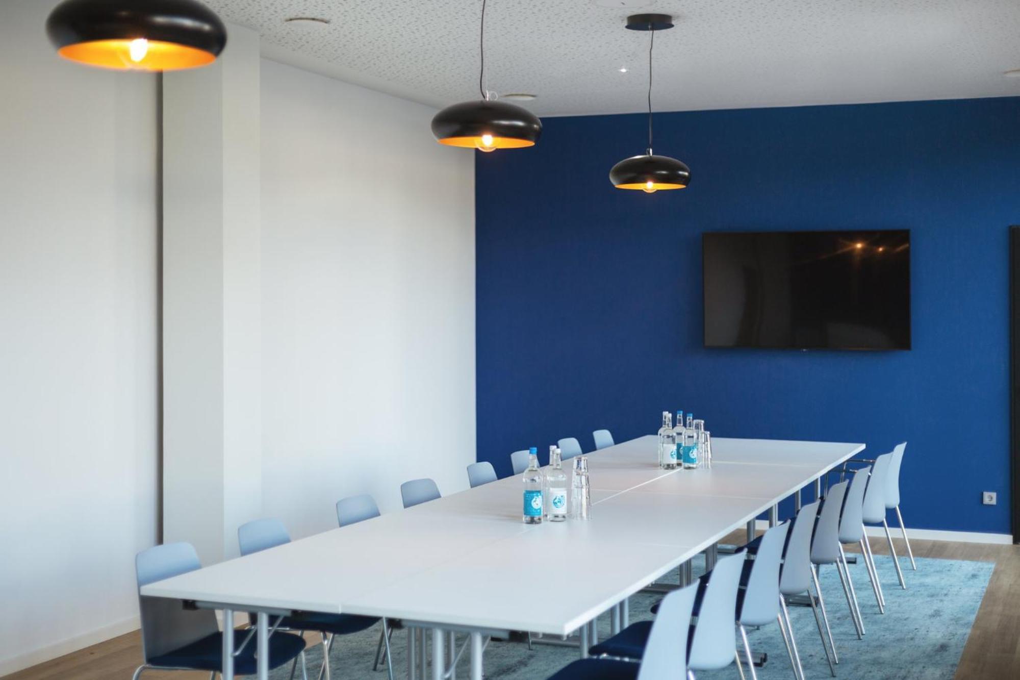 Holiday Inn - The Niu Star Sindelfingen By Ihg Bagian luar foto